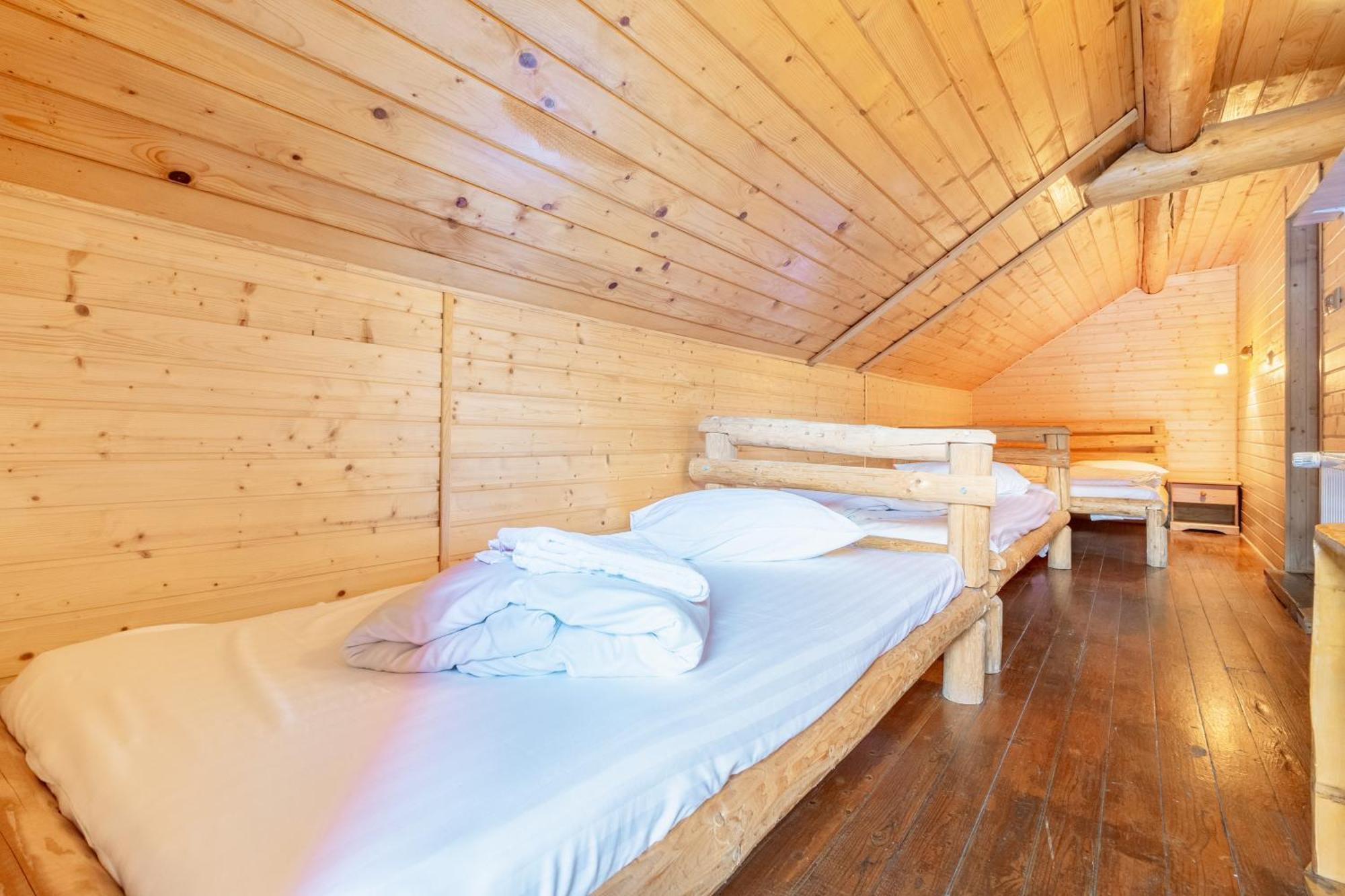 Resort 7 Crai - Cabana Baciu Zărneşti Eksteriør billede