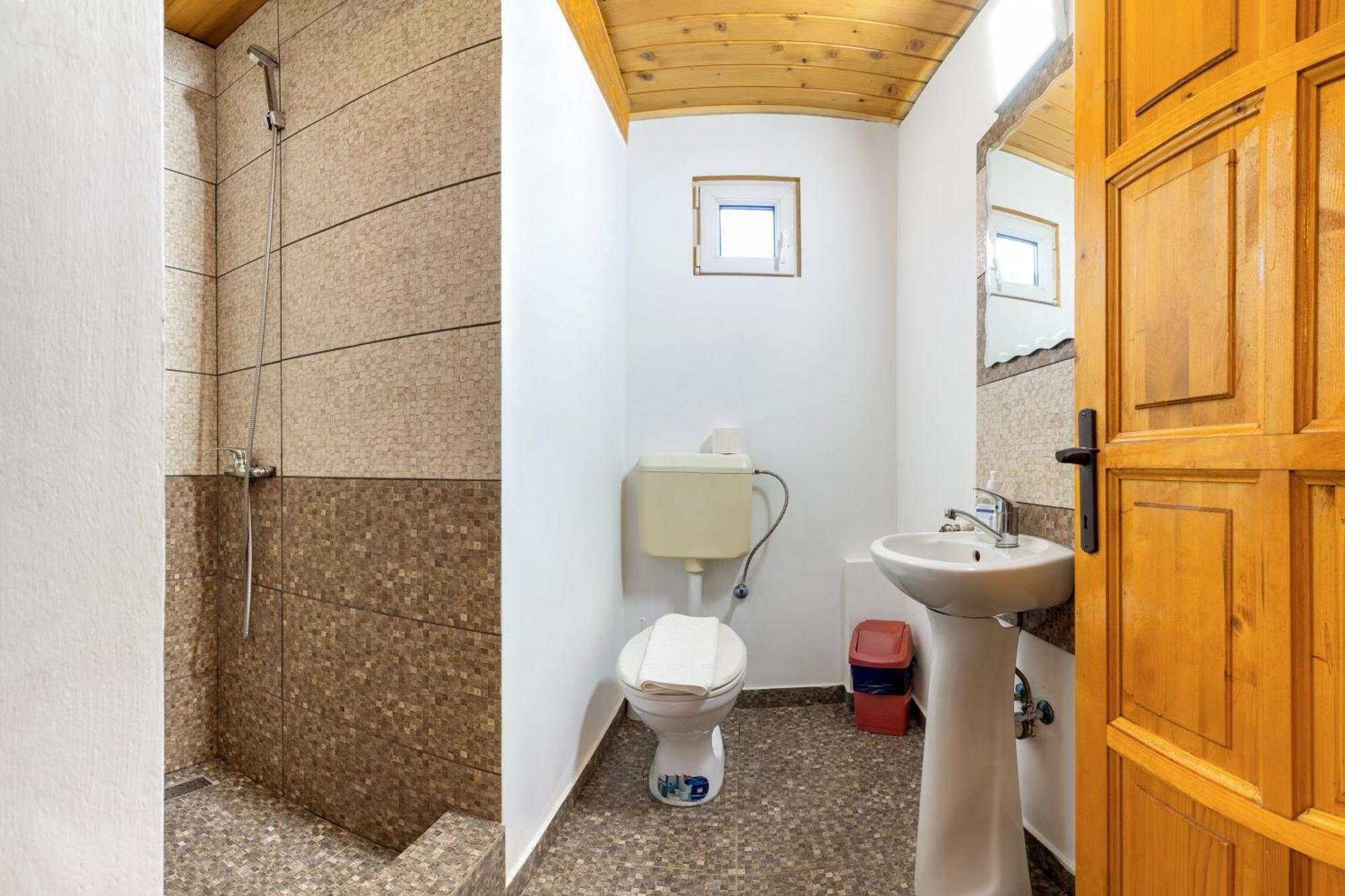 Resort 7 Crai - Cabana Baciu Zărneşti Eksteriør billede